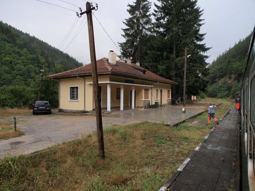 img00017.jpg