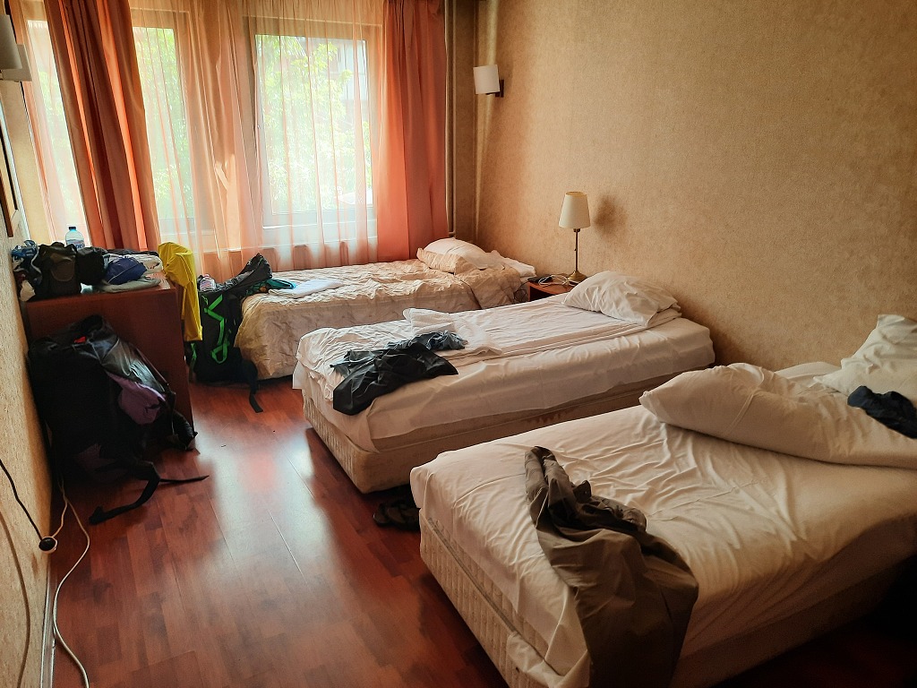 img00002.jpg