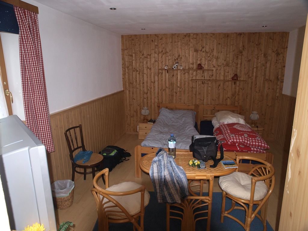 img00003.jpg