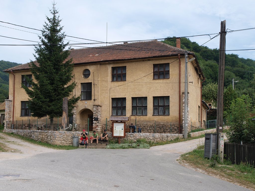 img00008.jpg