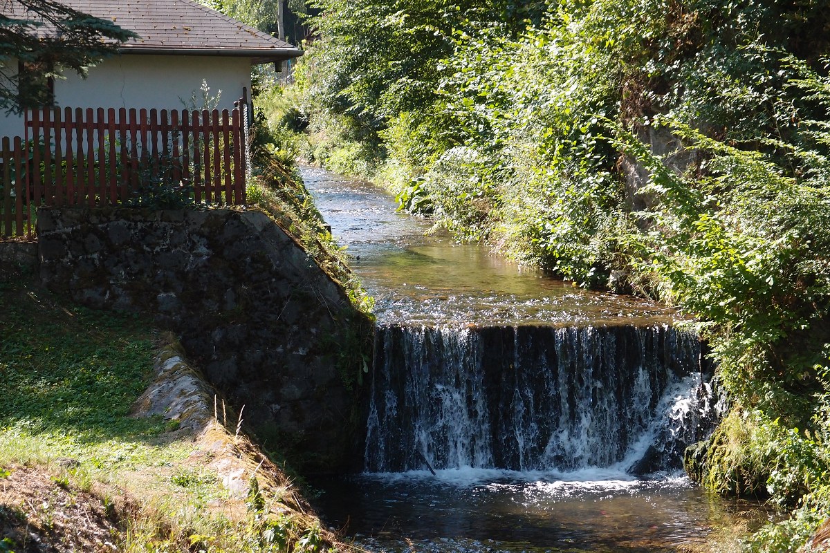 img00002.jpg