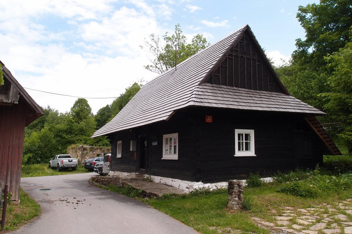img00006.jpg